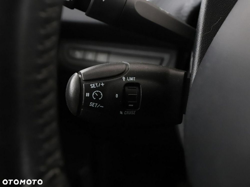 Peugeot 2008 1.2 Pure Tech Style S&S - 30