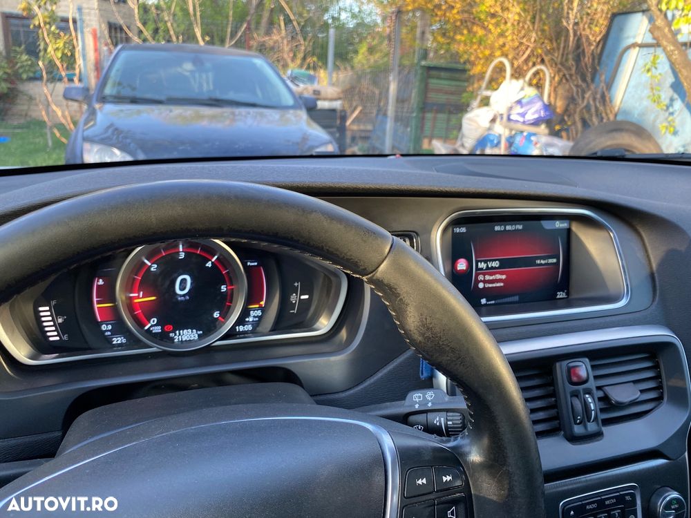 Volvo V40 D4 VEA Momentum - 11