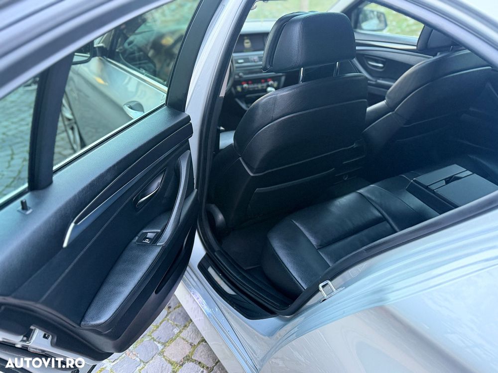 BMW Seria 5 525d Sport-Aut. - 28