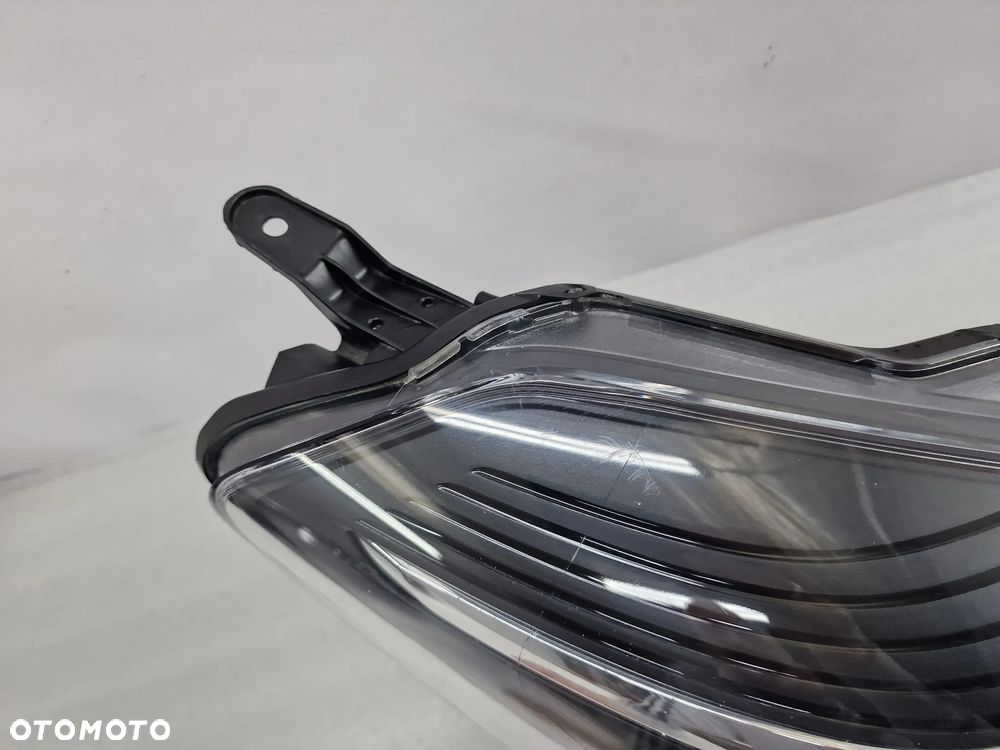 TOYOTA YARIS III 3 LIFT 14- PRAWA LAMPA PRZEDNIA PRZÓD SOCZEWKA , NR KOITO 0D-160 , NR AUKCJI LA276 - 2