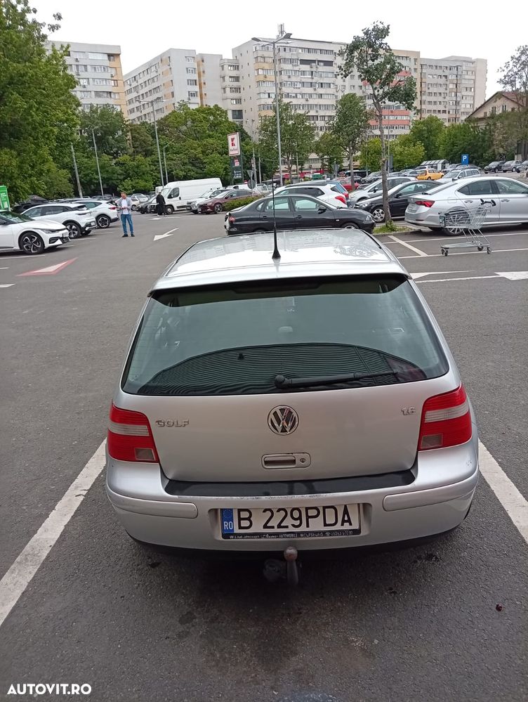 Volkswagen Golf 1.6 Pacific - 4