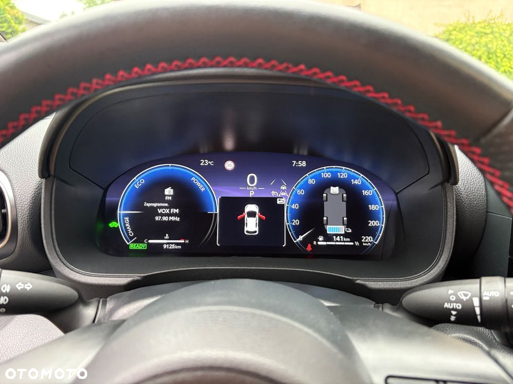 Toyota Yaris Hybrid 1.5 GR Sport - 18