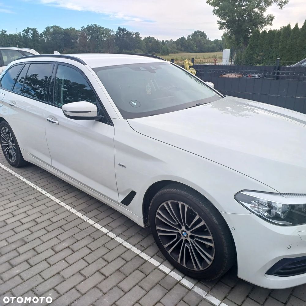 BMW Seria 5 520d xDrive Luxury Line sport - 28