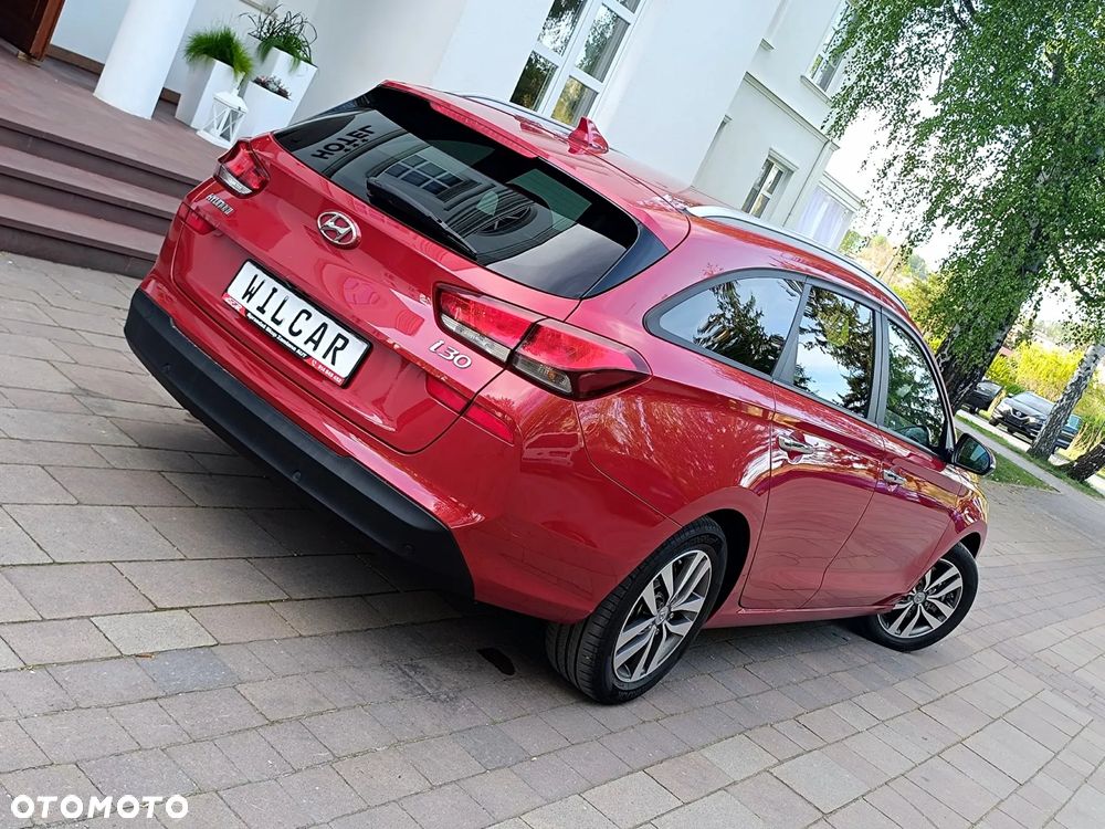 Hyundai i30 blue Kombi 1.6 CRDi Style - 5