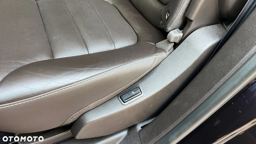 Renault Espace 1.6 dCi Energy Initiale Paris EDC - 27