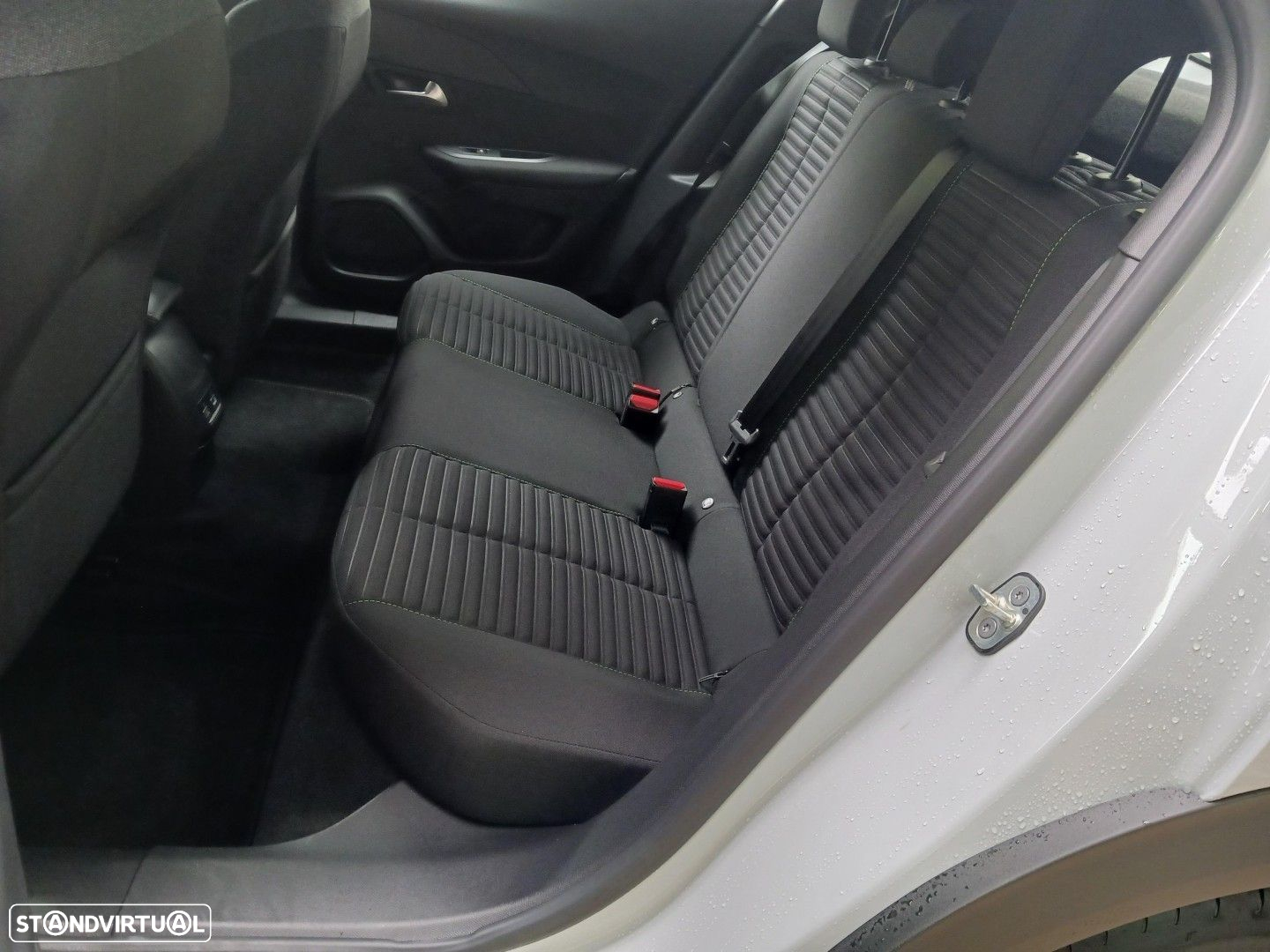 Peugeot e-2008 54 kWh Active - 30