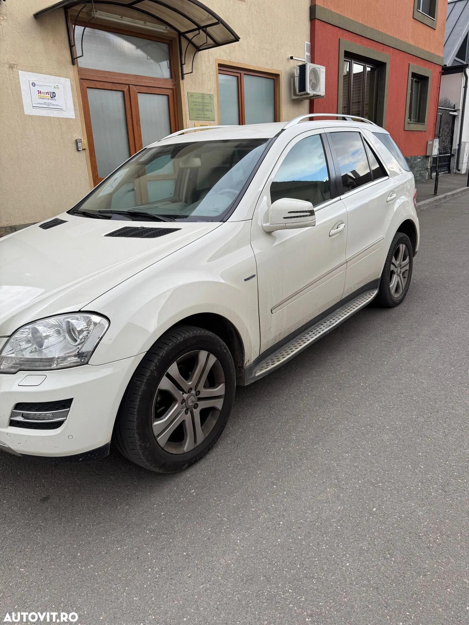 Mercedes-Benz ML 300 CDI BlueEfficiency Aut - 2