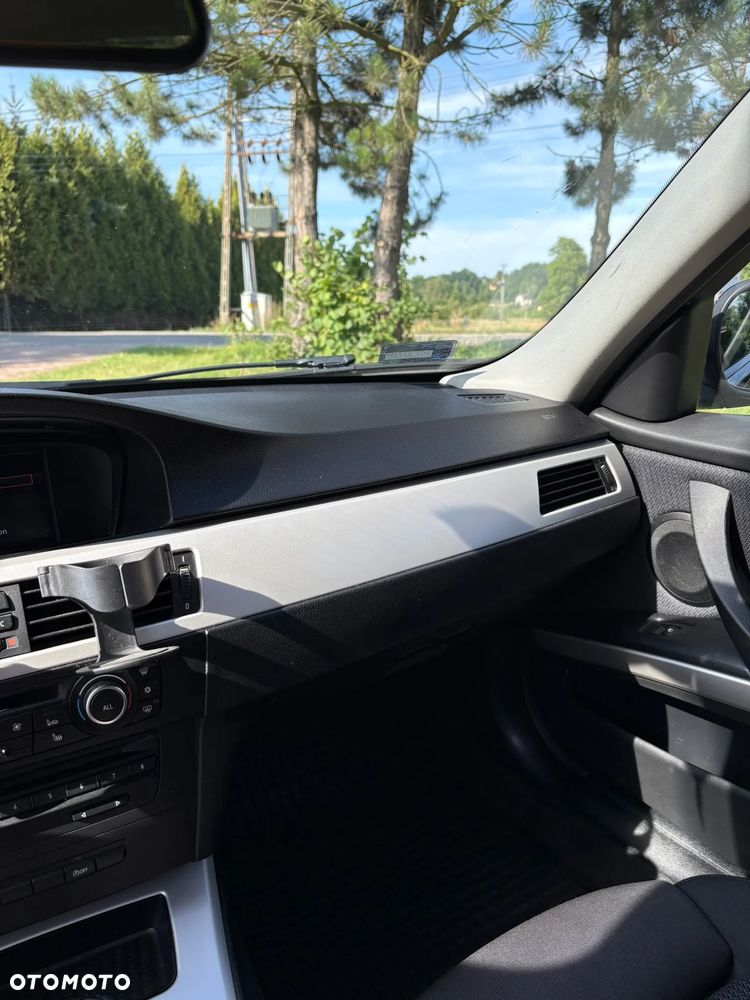 BMW Seria 3 320d - 30