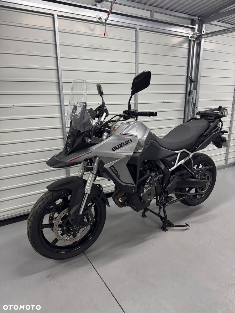 Suzuki V-STROM - 10