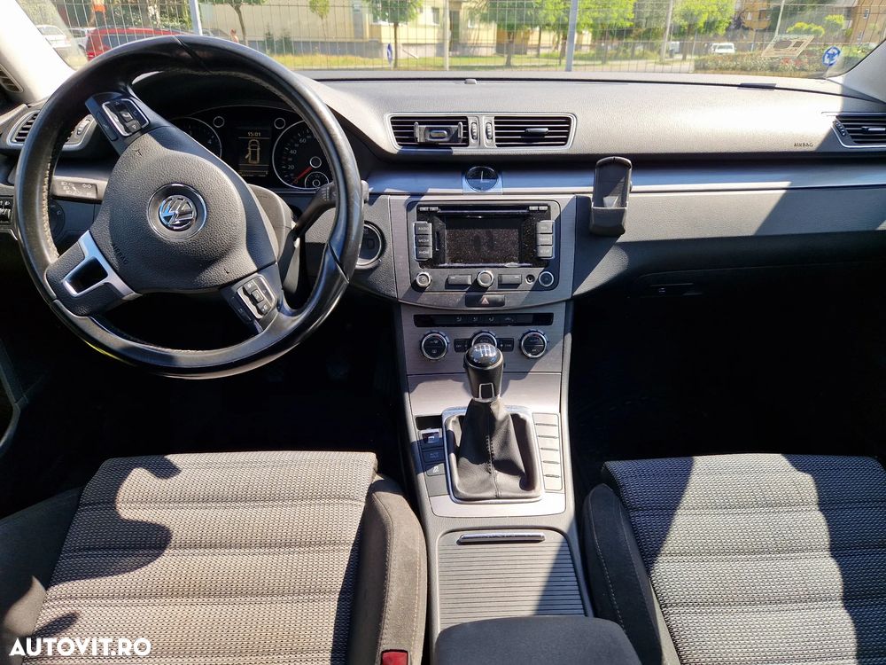 Volkswagen Passat 1.6 TDI BlueMotion Technology Comfortline - 21