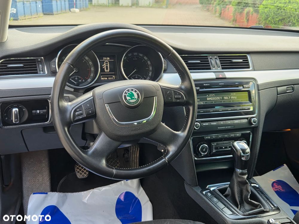 Skoda Superb 2.0 TDI PD Comfort - 24