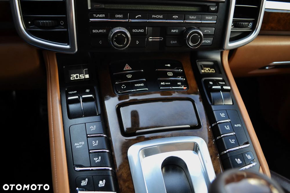 Porsche Cayenne - 20