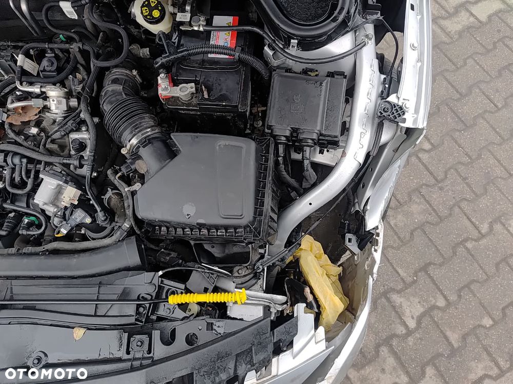 Ford Focus 1.0 EcoBoost Hybrid ACTIVE X - 32