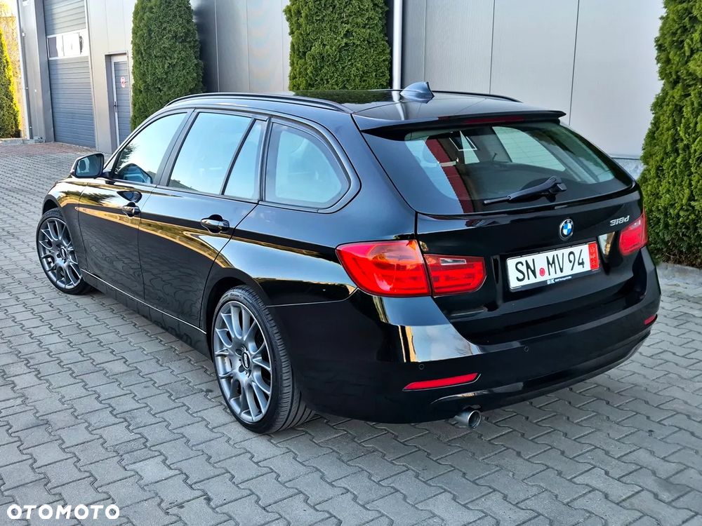 BMW Seria 3 318d DPF Edition Sport - 11