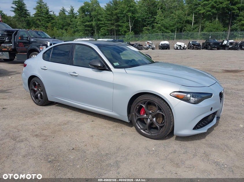 Alfa Romeo Giulia 2.0 Turbo 16V AT8-Q4 Veloce - 30