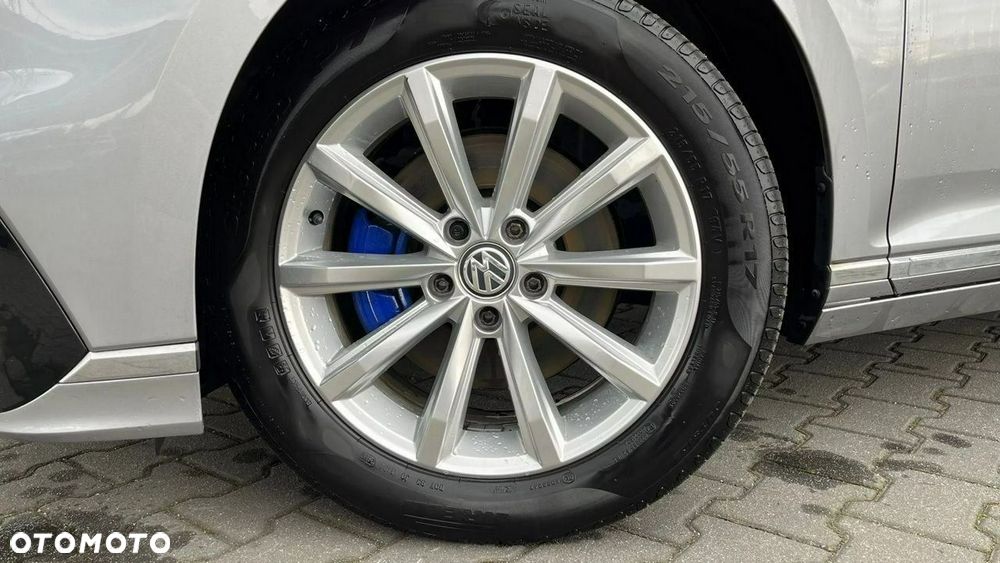 Volkswagen Passat - 13