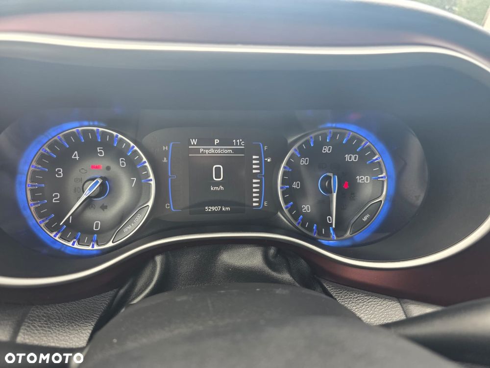 Chrysler Pacifica - 10