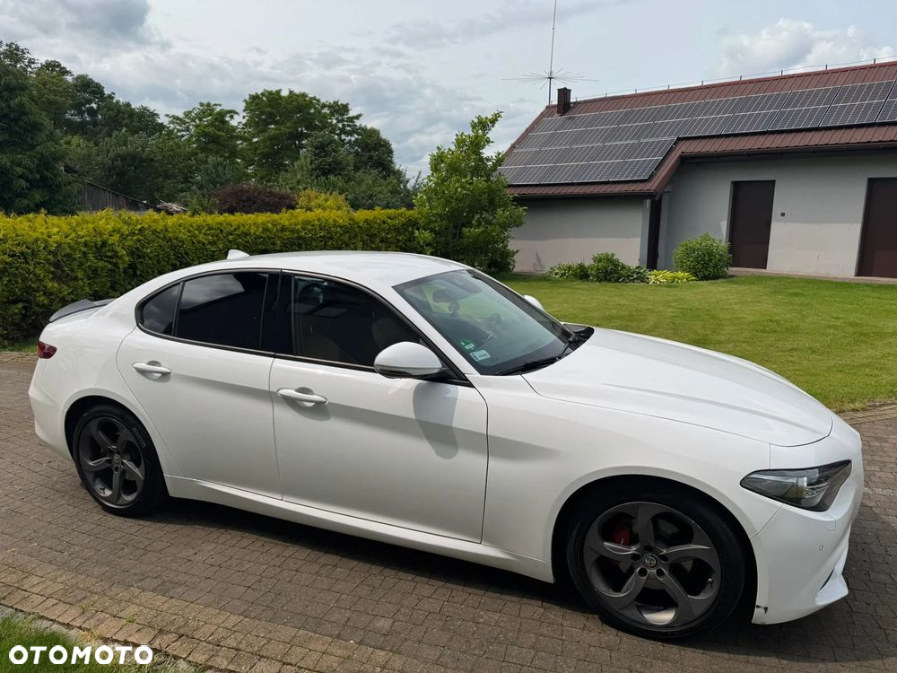 Alfa Romeo Giulia 2.2 D Turbo Super - 4