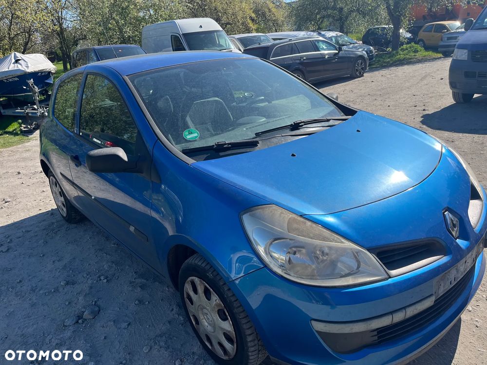 Renault Clio - 1