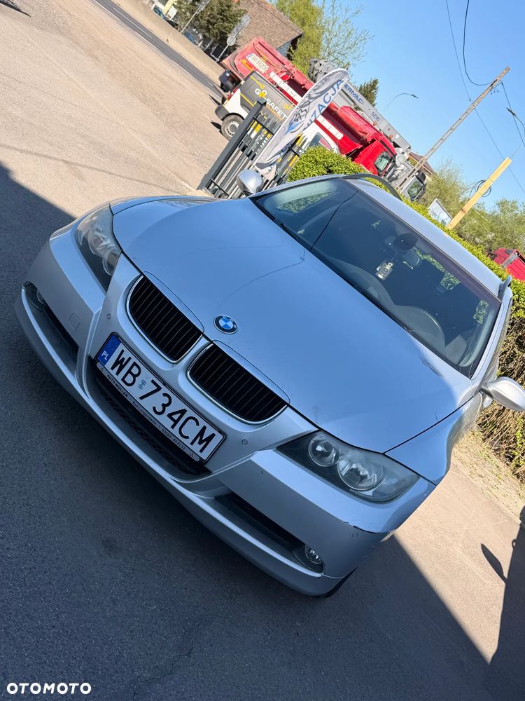 BMW Seria 3 318i - 1