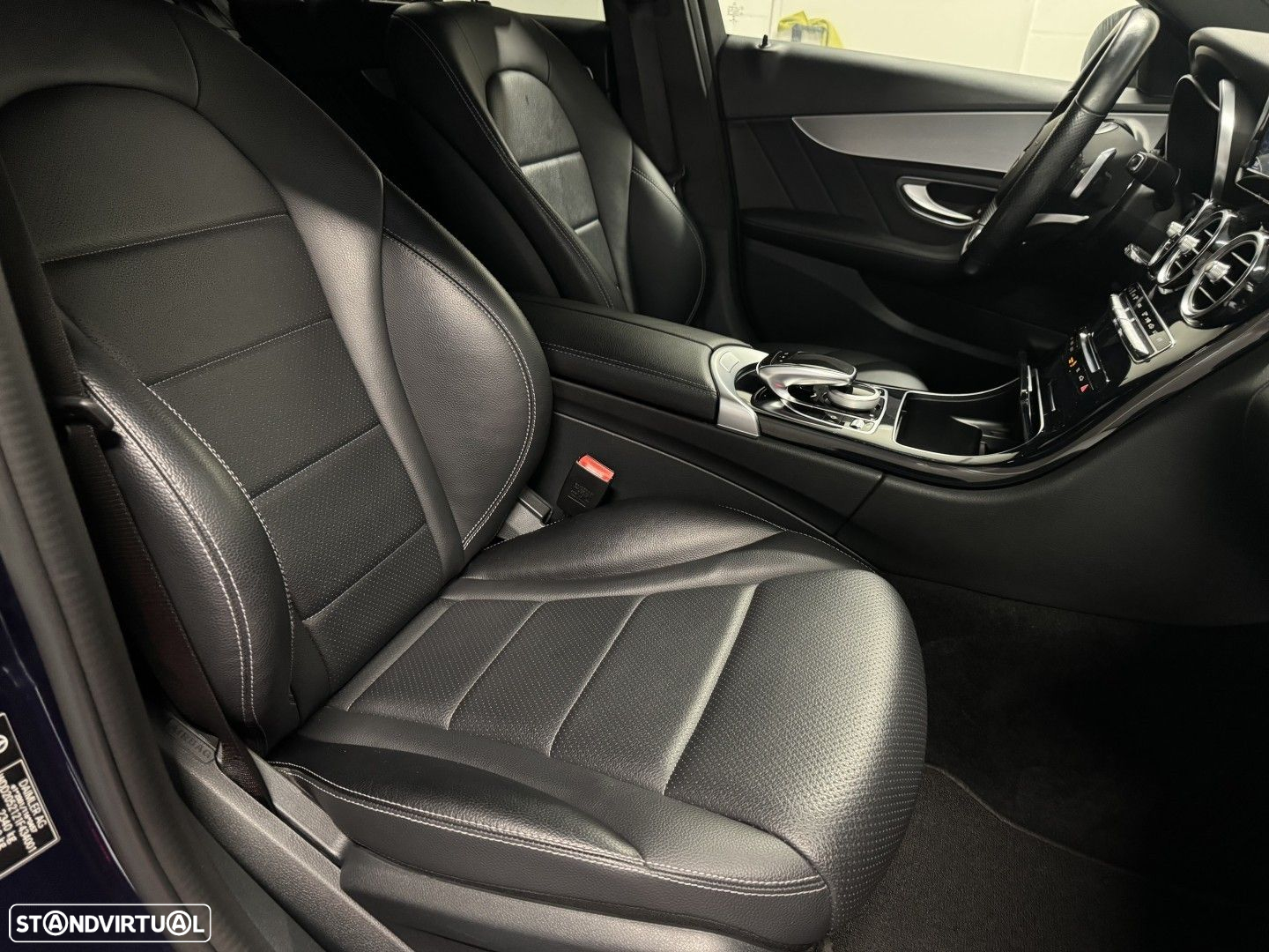 Mercedes-Benz C 300 h AMG Line - 37