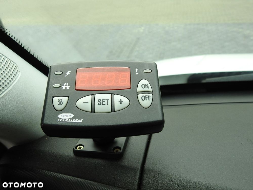 Iveco DAILY 35C15 KONTENER CHŁODNIA -12*C ZASILANIE 230V TEMPOMAT KLIMATYZACJA BLIŹNIACZE KOŁA  150KM - 41