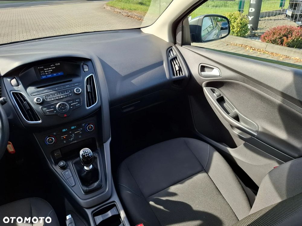 Ford Focus - 24