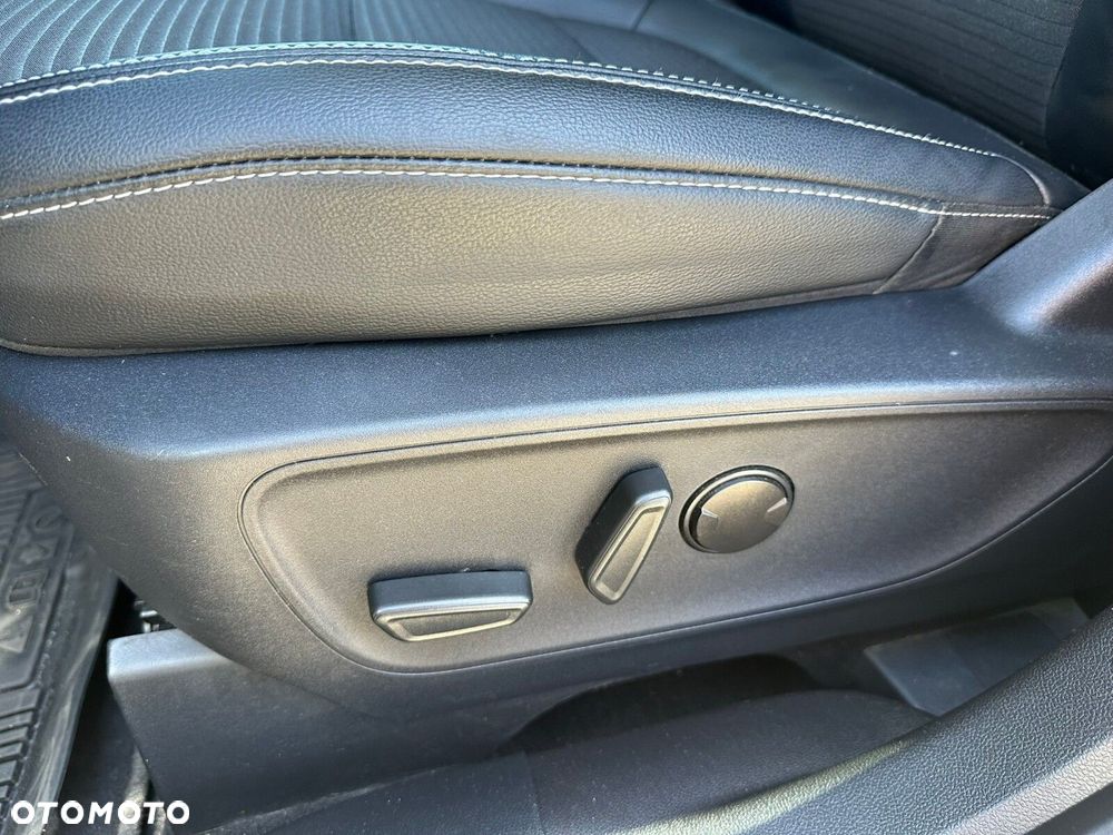 Ford Kuga - 18