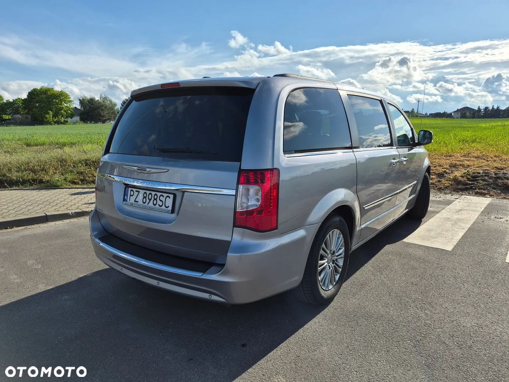 Chrysler Town & Country 3.6 Limited - 5