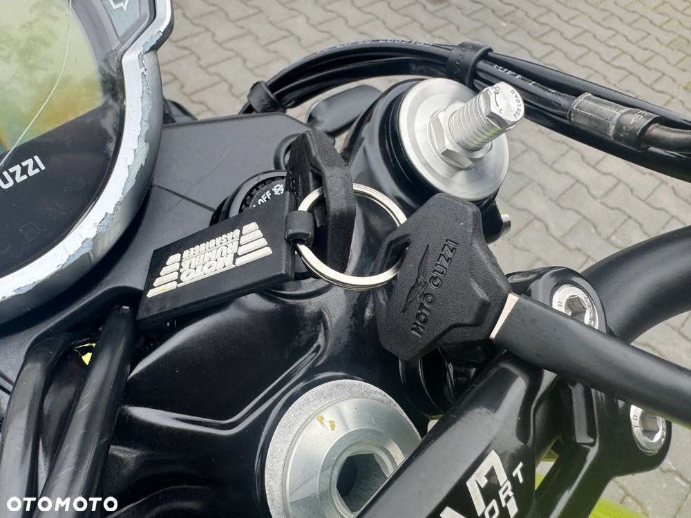 Moto Guzzi V7 - 21