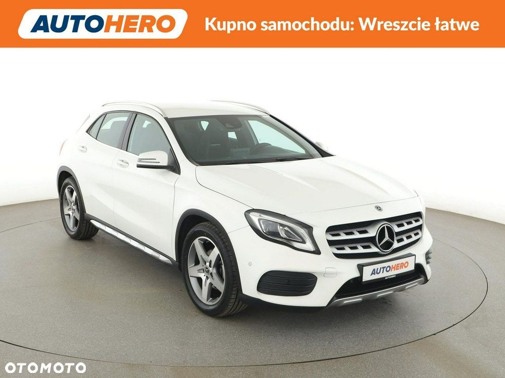 Mercedes-Benz GLA 180 AMG Line - 11