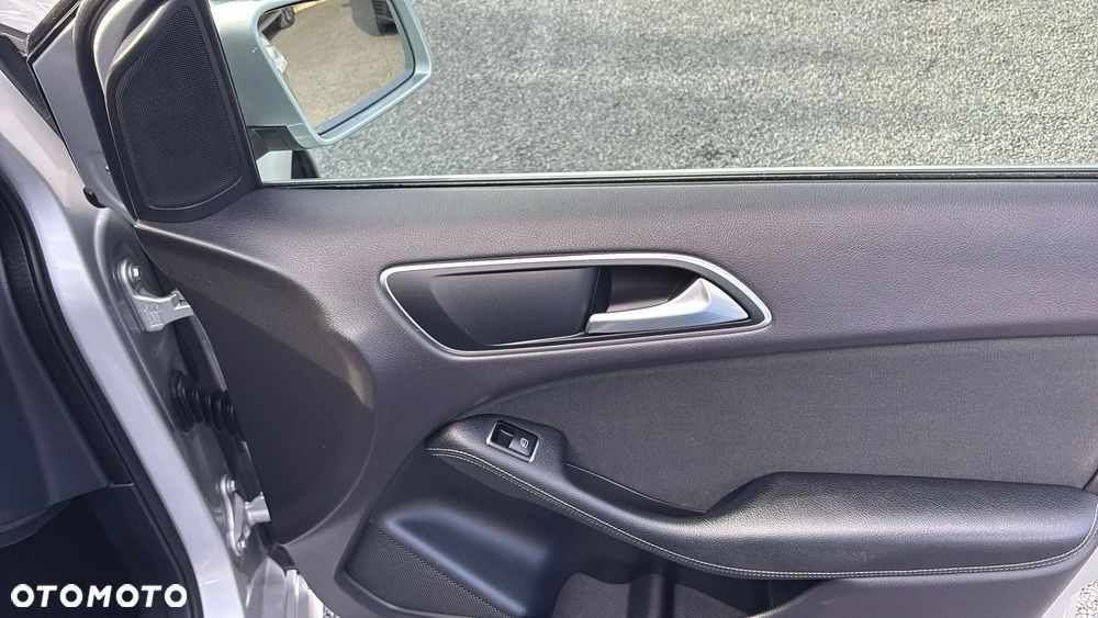 Mercedes-Benz Klasa B 200 BlueEFFICIENCY EDITION 1 - 18