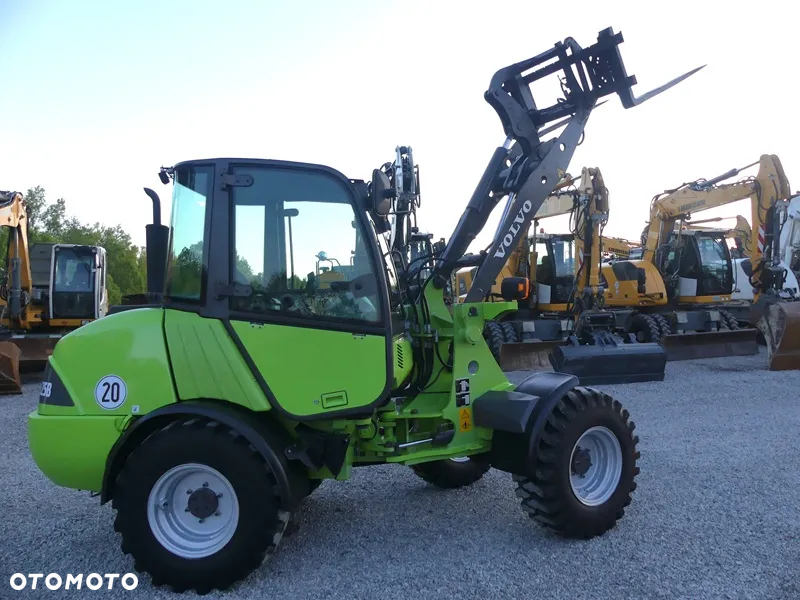Volvo L25B Z Niemiec / Stan bardzo dobry / - 38