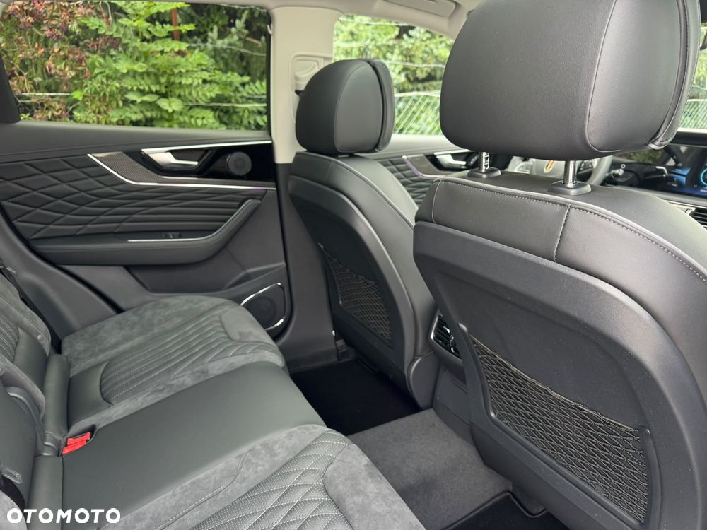 Hongqi HS5 2.0T AWD - 23