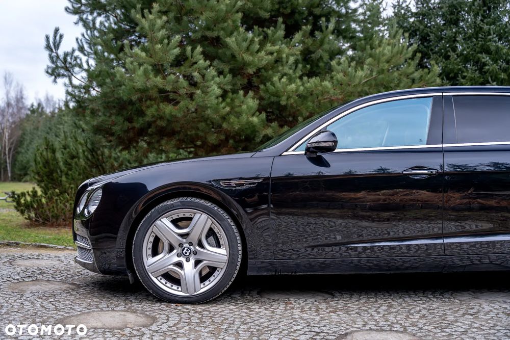Bentley Flying Spur Mulliner - 9