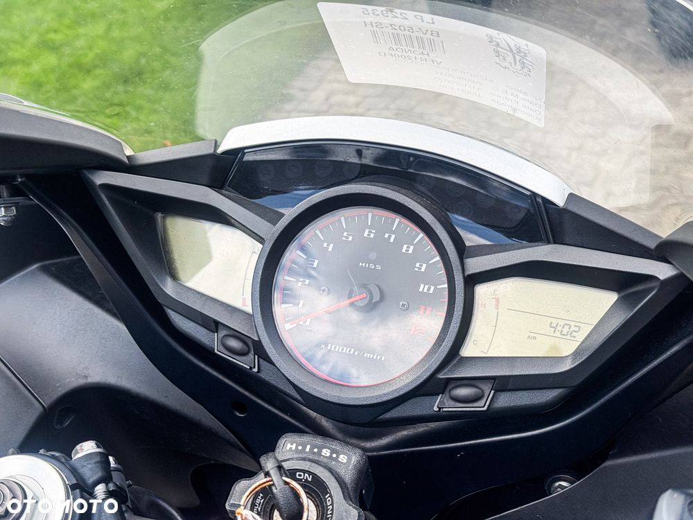 Honda VFR - 34