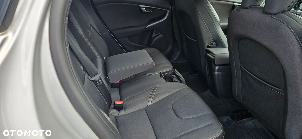 Volvo V40 Cross Country - 22