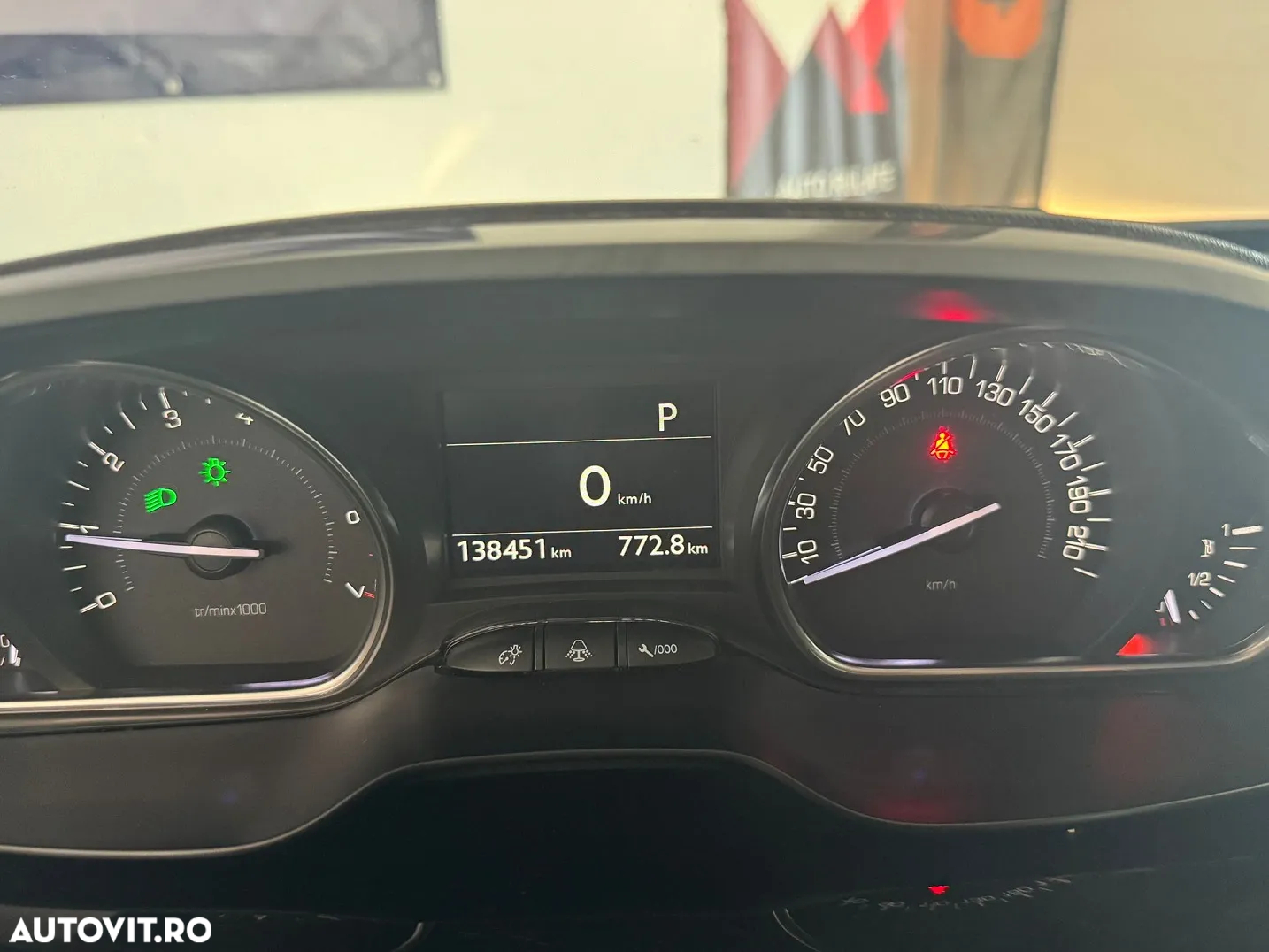 Peugeot 2008 PureTech 110 Stop&Start EAT6 Allure - 12