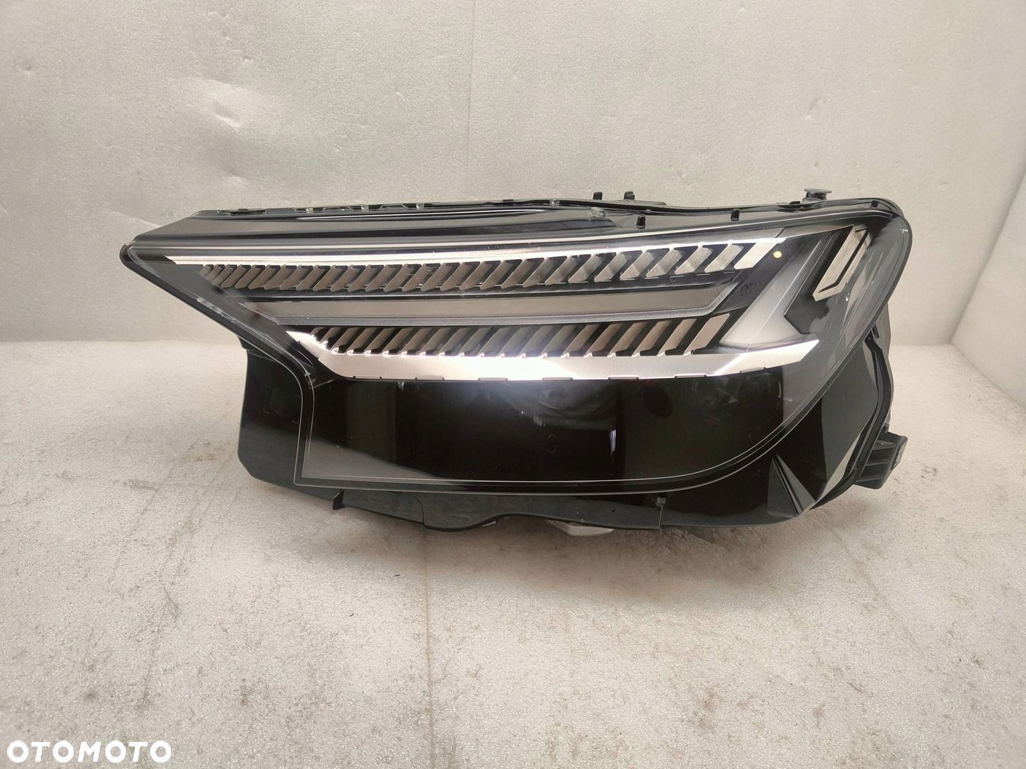Audi Q4 E-TRON MATRIX Przód strona lewa 89A941035 - 1