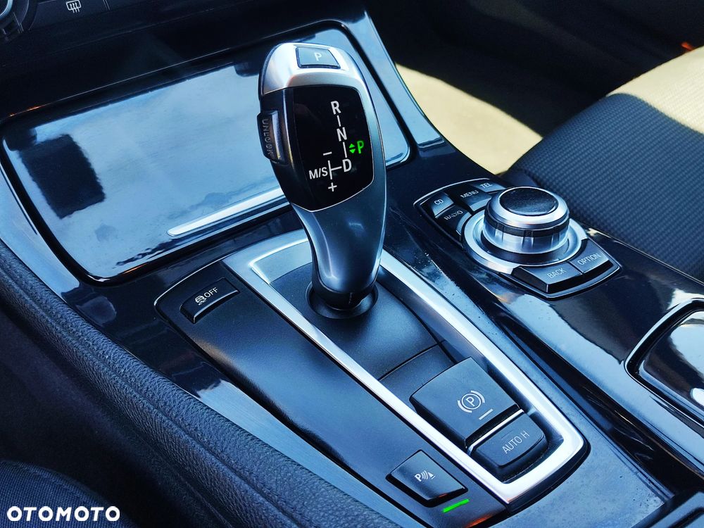BMW Seria 5 520d - 29