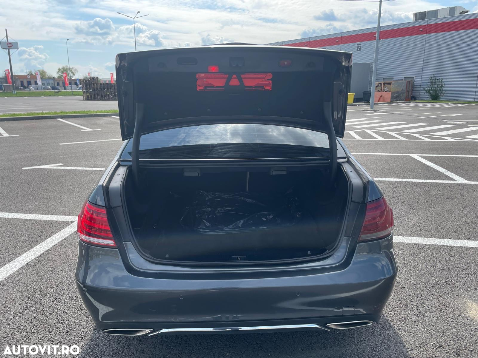 Mercedes-Benz E 220 BlueTEC BlueEFFICIENCY 7G-TRONIC Edition Avantgarde - 14
