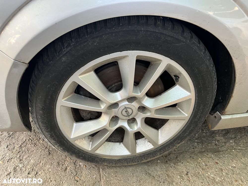 Dezmembrez Opel Astra H hatchback 2.0 benzina Z20LEL 125KW 2005 gri argintiu Z157 - 18