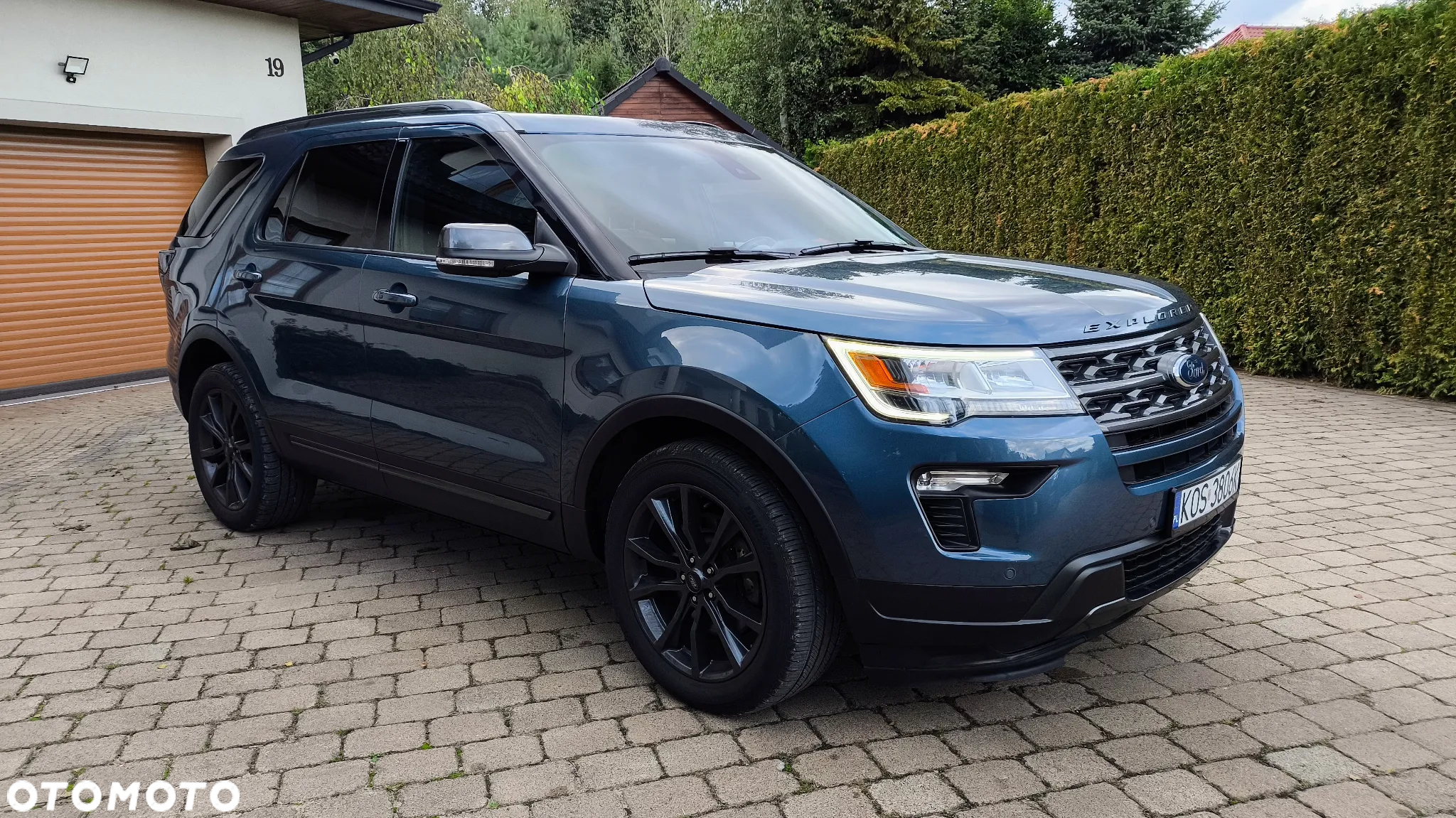 Ford Explorer - 2