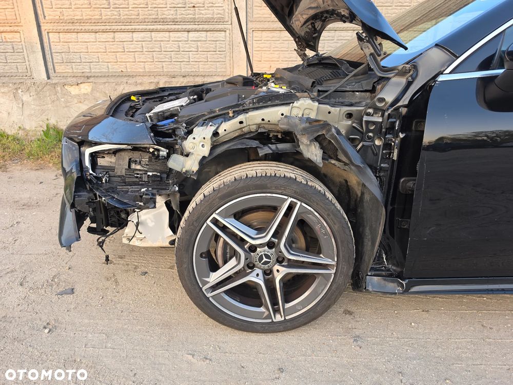 Mercedes-Benz CLA 180 AMG Line - 27