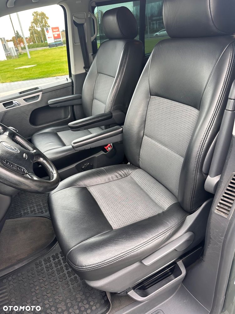Volkswagen Multivan - 20