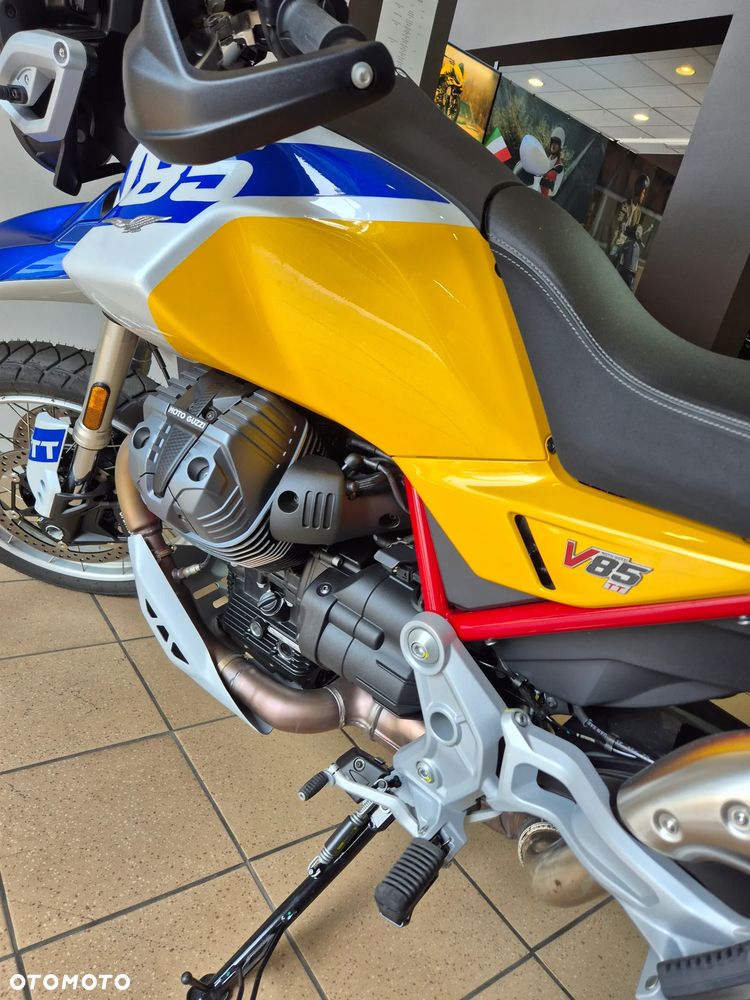 Moto Guzzi V85 - 9