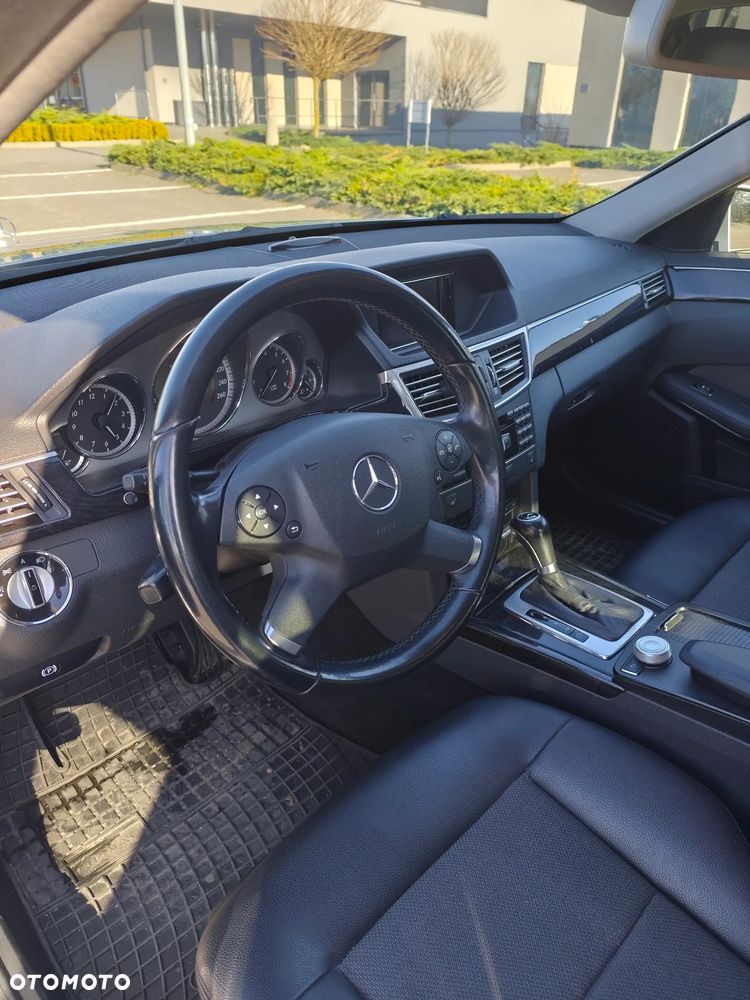 Mercedes-Benz Klasa E 200 CGI BlueEFFICIENCY Automatik Avantgarde - 8