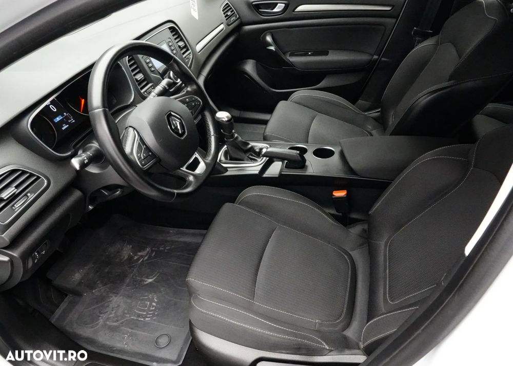 Renault Megane TCe 140 GPF EQUILIBRE - 12