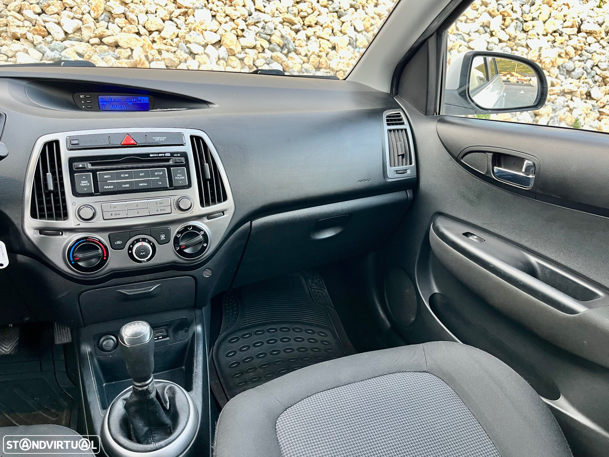 Hyundai i20 1.1 CRDi Urban - 6