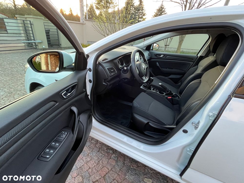 Renault Megane 1.6 SCe Life - 23